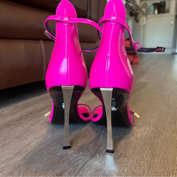 Versace BRAND NEW heels - Picture 4 of 4